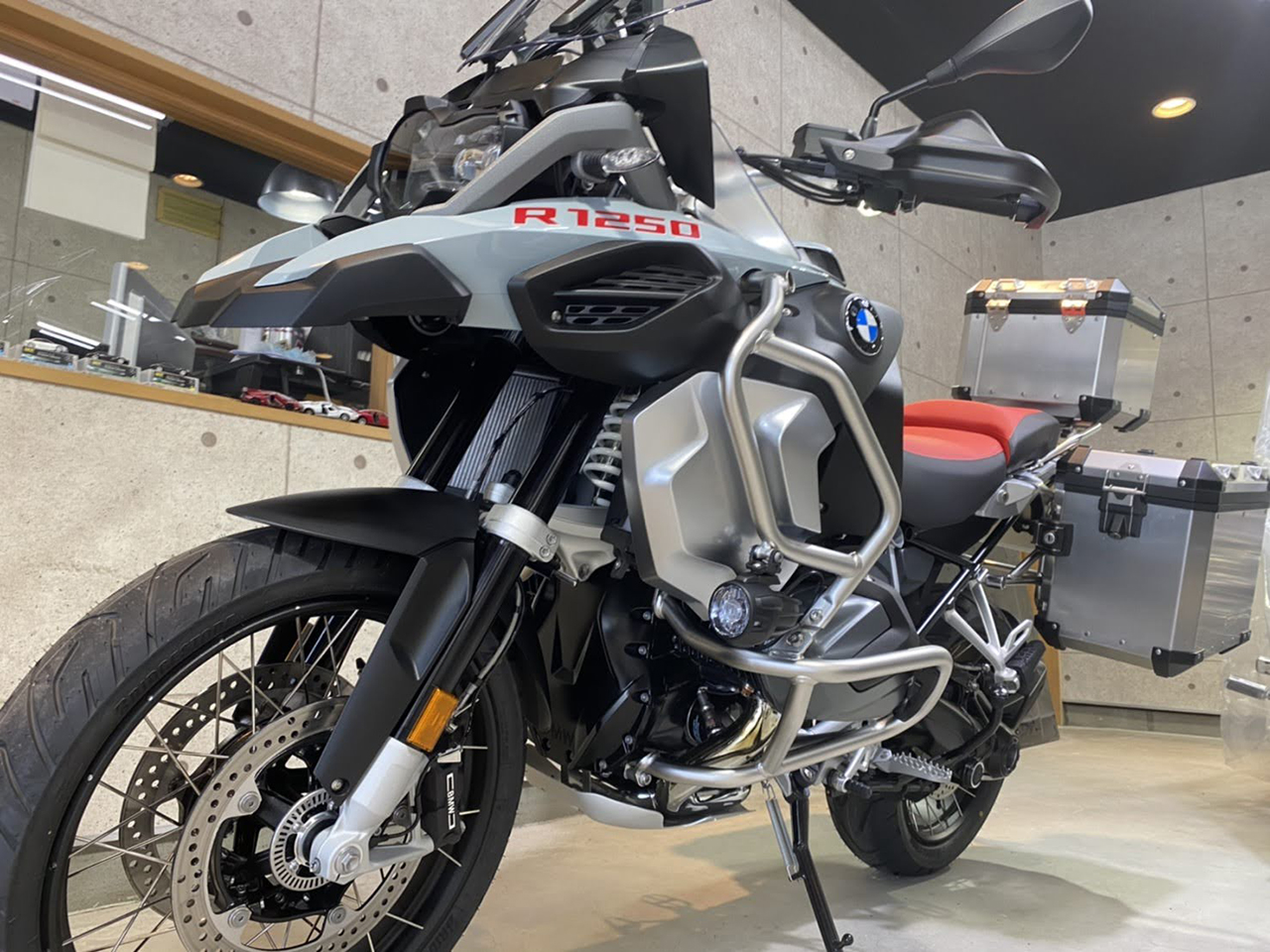 R1250_bmw_gray_006