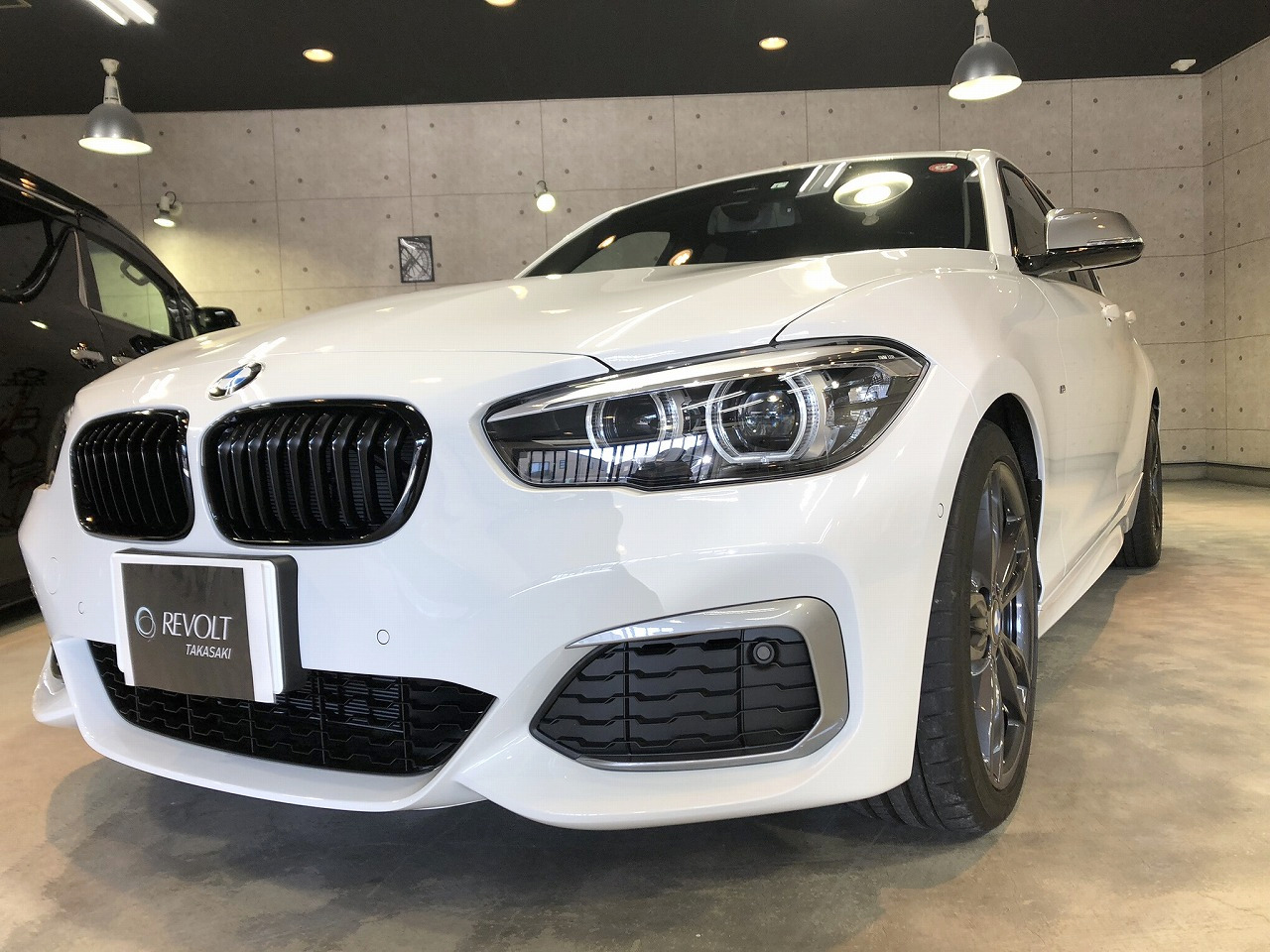 BMW140i_white_004