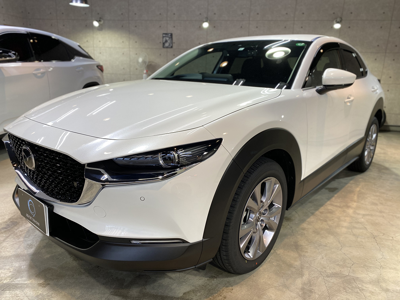 cx-30_MAZDA_白_004