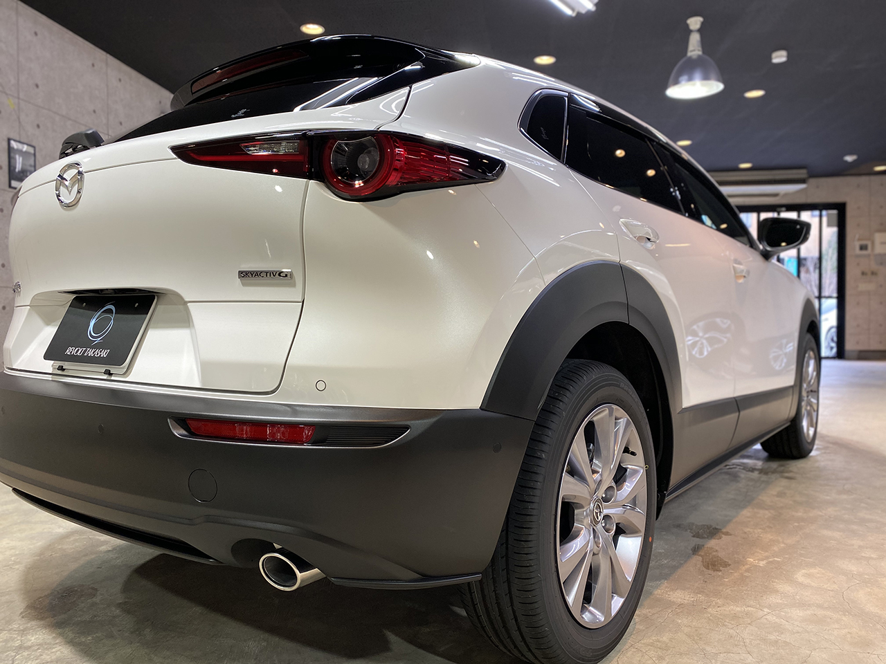 cx-30_MAZDA_白_008