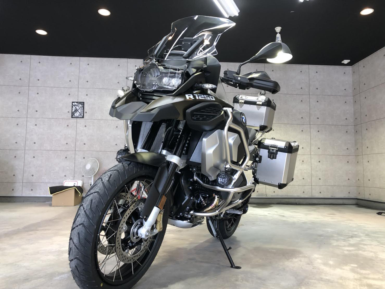 R1250GS_BMW_Silver_001