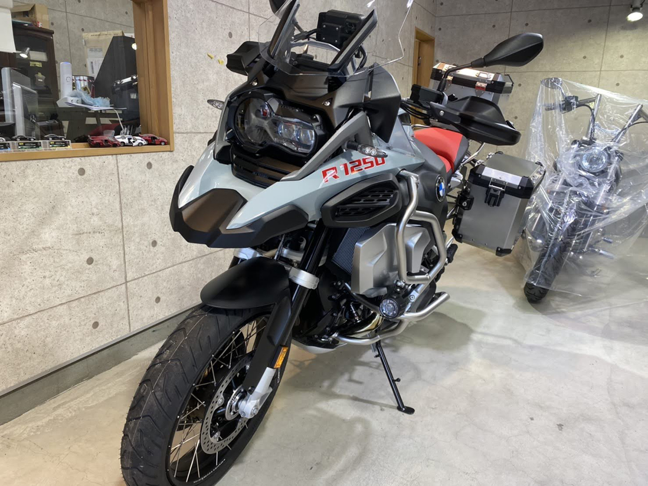 R1250_bmw_gray_001